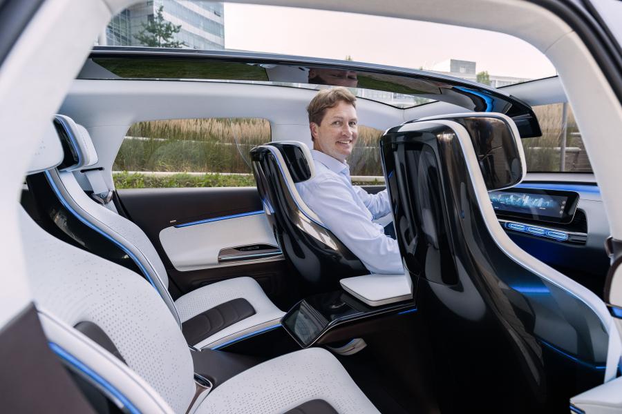 Интерьер Mercedes-Benz Generation EQ Concept 2016 года  (фото 7 из 53)